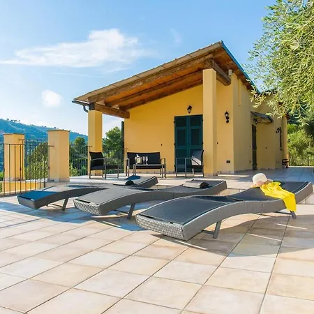 On A Farm With A Private Pool * إمبيريا
